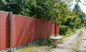 Wood vs Vinyl Fence: Which is Right for Your North Shore Home?