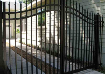 Black-3-Rail-Arched-Gate-Victoria.jpg